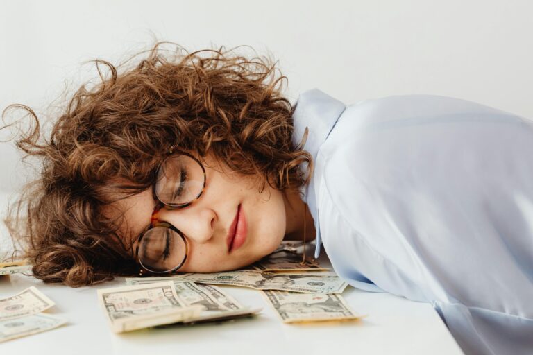 8 ways to get paid while you sleep 